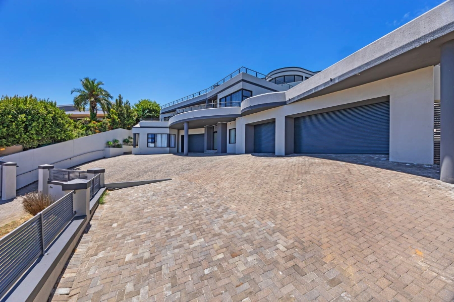 8 Bedroom Property for Sale in Plattekloof Western Cape